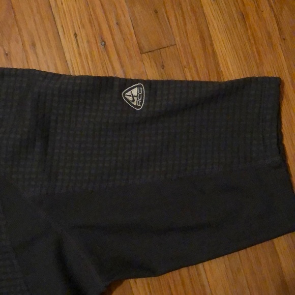 Men’s Nike Sphere ACG cycling jersey - Picture 3 of 4